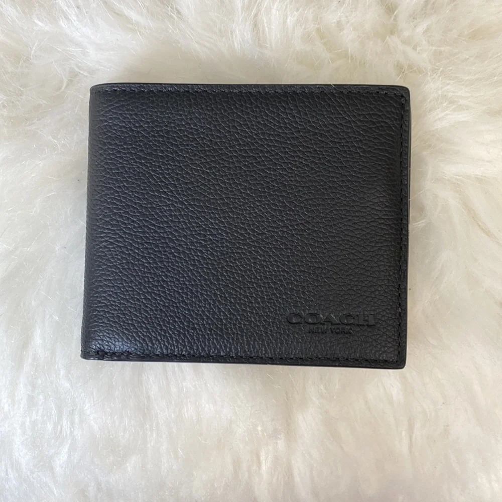 Coach Men’s Wallet in Pebbled Leather